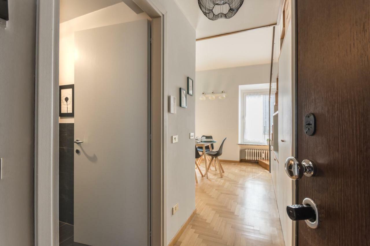 Modern Simplicity In Milan Centre Διαμέρισμα Εξωτερικό φωτογραφία
